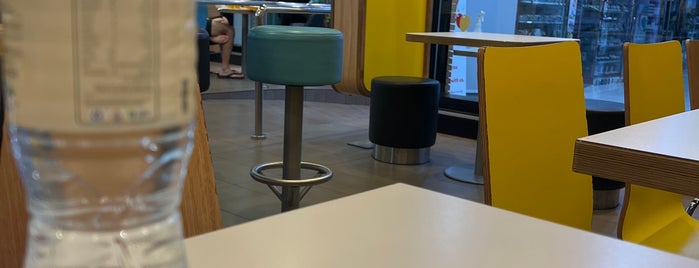 McDonald's is one of Абу-Даби.