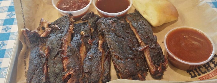 Dickey's Barbecue Pit is one of Ameg : понравившиеся места.