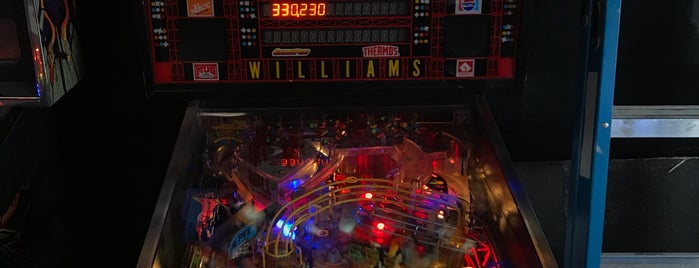 High Score Arcade is one of Orte, die Star gefallen.