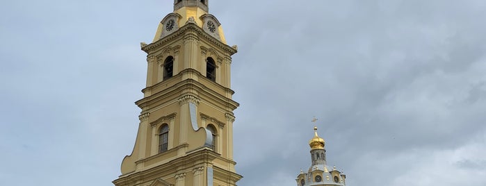 Fortaleza de São Pedro e São Paulo is one of Locais curtidos por Oksana.