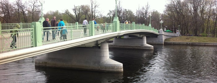 3-й Елагин мост is one of St. Petersburg bridges.