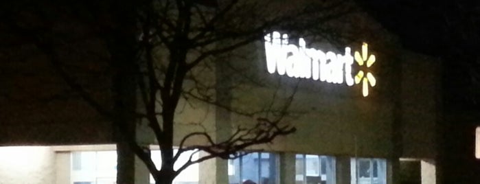Walmart is one of สถานที่ที่ Lori ถูกใจ.