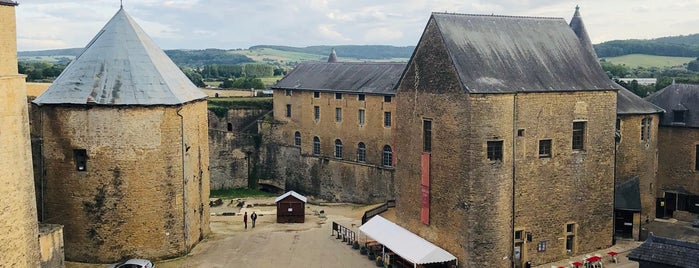 Château Fort de Sedan is one of Lieux qui ont plu à Marcelo.