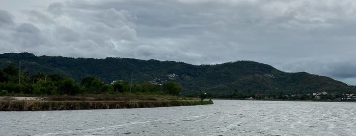 Chaweng Lake is one of Samui.