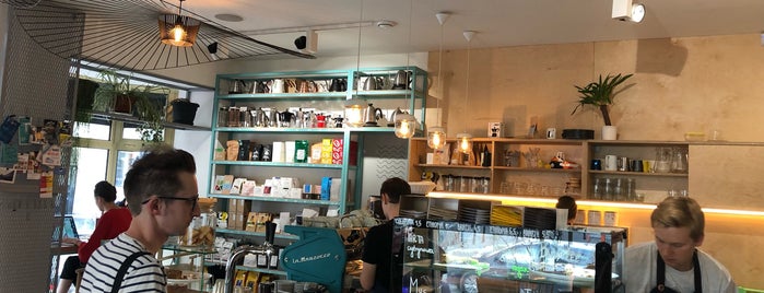 Coffeedesk is one of Tempat yang Disimpan Lucie.
