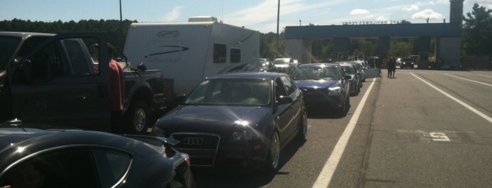 Cape May Ferry Parking Lot is one of Locais curtidos por John.