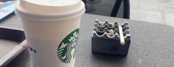 Starbucks is one of Tolunayさんのお気に入りスポット.