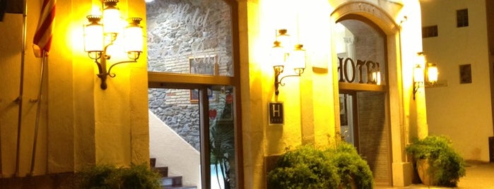 Hotel Porto Cristo is one of สถานที่ที่ Jose Luis ถูกใจ.