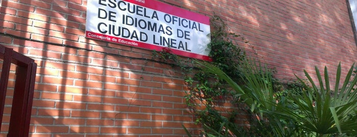 Escuela Oficial De Idiomas Ciudad Lineal is one of Orte, die Alejandro gefallen.
