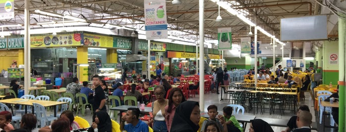 Sungei Wang Hawker Centre is one of 콸라.