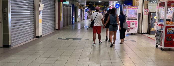 Taipei Metro Mall is one of Lugares guardados de Worldbiz.