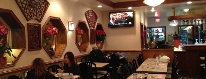 Ho Sai Gai Restaurant is one of Posti che sono piaciuti a David.