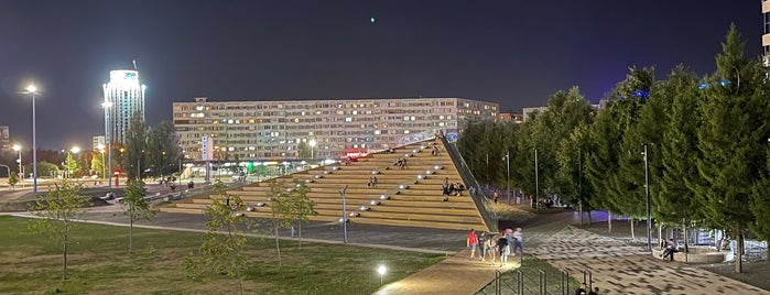 Площадь Азатлык is one of Набережные Челны.