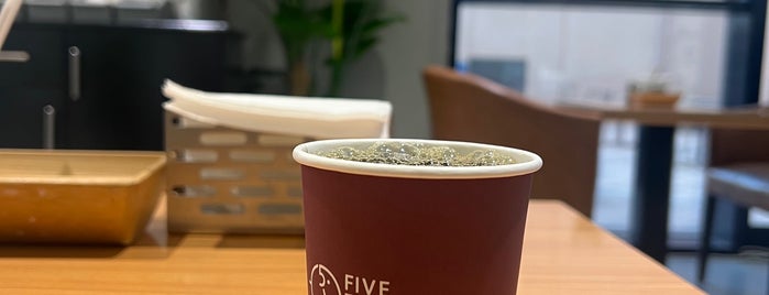 Five Elephants - Speciality Coffee Shop is one of Coffee.