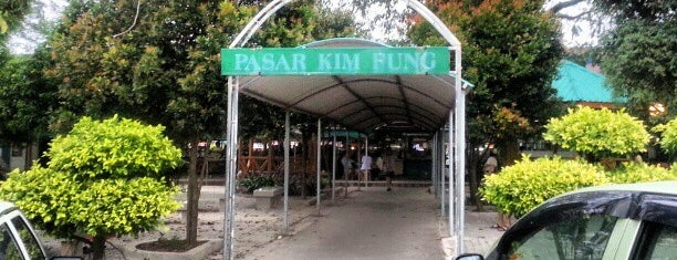 Kim Fung Market is one of Sandakan foodplace/sights.
