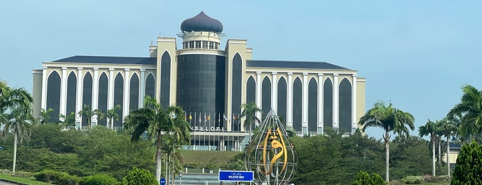 Universiti Sains Islam Malaysia (USIM) is one of Universities MY.