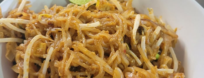 The Pad Thai Shop is one of Пхукет.