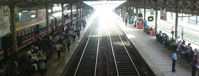 Fort Railway Station is one of Sri.