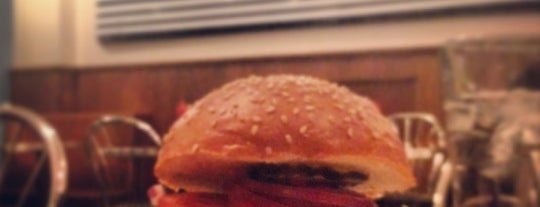 Dutch Boy Burger is one of Lugares guardados de Nathan.