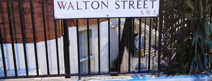 Walton Street is one of สถานที่ที่บันทึกไว้ของ Ozan.