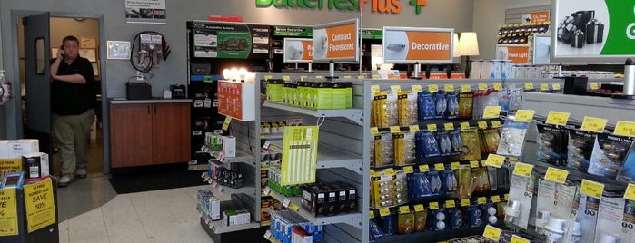 Batteries Plus Bulbs is one of สถานที่ที่ Harry ถูกใจ.
