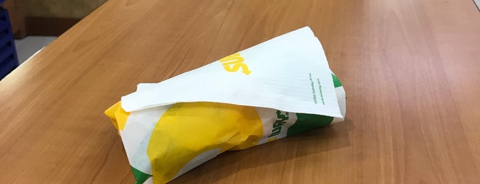 SUBWAY is one of Luca 님이 좋아한 장소.