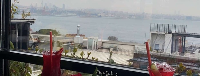 A'YA Lounge at Four Seasons Hotel Istanbul at Sultanahmet is one of Kaydettiğim Mekanlar İstanbul.
