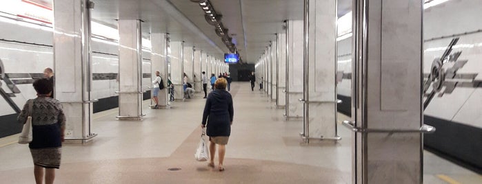 Станция метро «Спортивная» is one of Станции минского метро.
