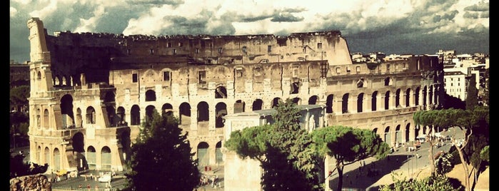 Colosseum is one of to do/see in Rome.