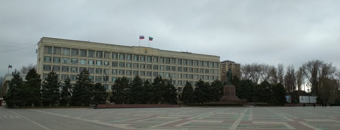 Дом Правительства РД is one of Правительственные здания.