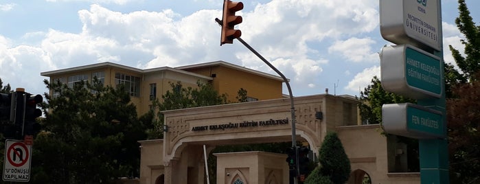 Necmettin Erbakan Üniversitesi is one of Bulundugum Mekanlar.