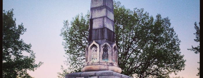 Памятник 800-летия Вологды is one of Lieux qui ont plu à Taras.