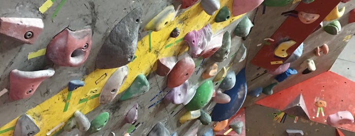 One Move Climbing Gym is one of Climbing Gyms in Romania.