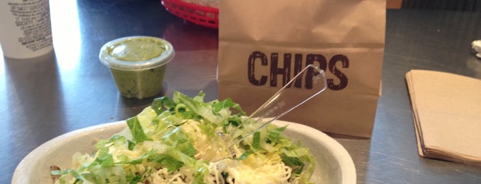 Chipotle Mexican Grill is one of Lugares favoritos de T.