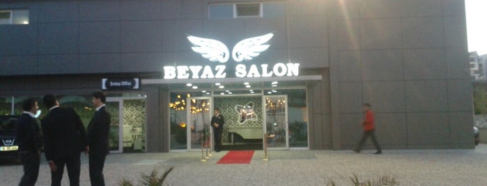 Salon Gold VIP Salon is one of Posti che sono piaciuti a Murat karacim.