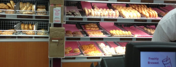 Dunkin' is one of Lugares favoritos de Kimmie.