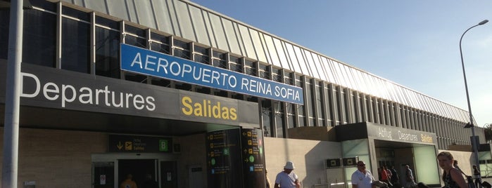 Aeropuerto de Tenerife Sur-Reina Sofía (TFS) is one of Teneriffa.