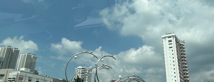 Gurney Drive Roundabout (Tsunami Sculpture) is one of Outdoors.