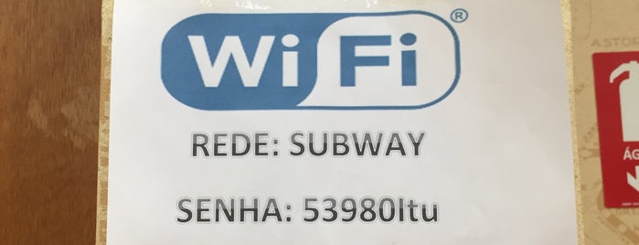 Subway is one of สถานที่ที่ Gianpaulo ถูกใจ.