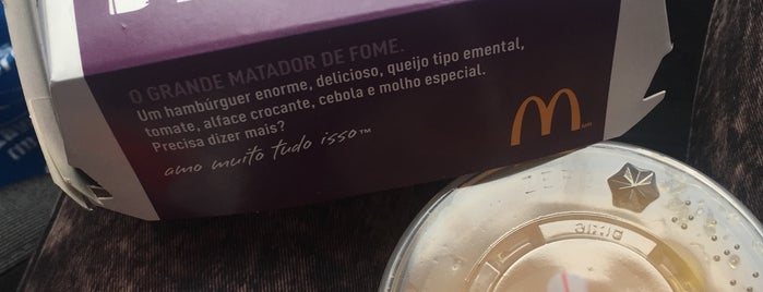 McDonald's is one of lugares comuns.