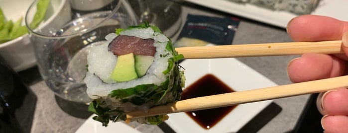 Planet Sushi is one of Restaurants To Do.