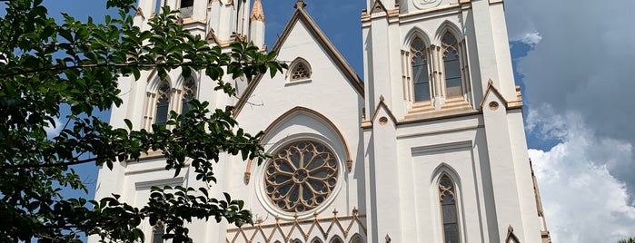 Cathedral of St. John the Baptist is one of Tempat yang Disukai Mike.