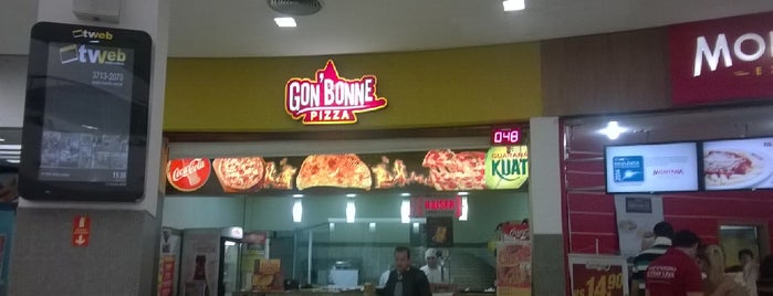 Gon'Bonne Pizza is one of Tempat yang Disukai Rodrigo.