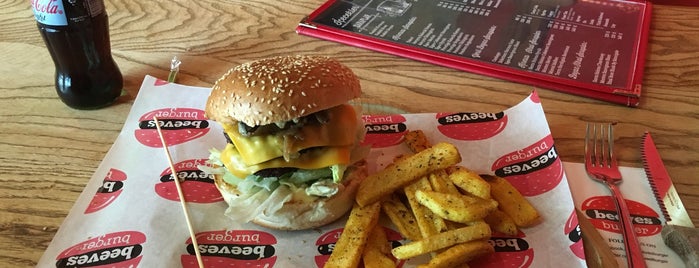 Beeves Burger & Steakhouse is one of Tempat yang Disukai Cenker.