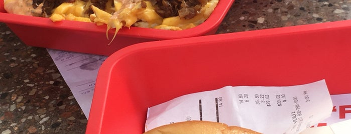 In-N-Out Burger is one of Posti che sono piaciuti a Cenker.