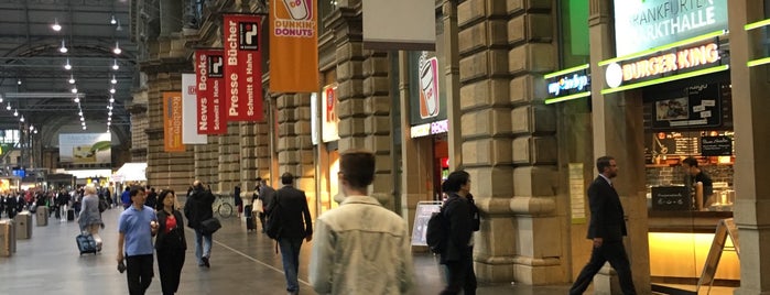 Frankfurt (Main) Hauptbahnhof is one of Cenker’s Liked Places.