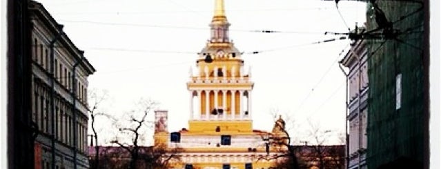Almirantazgo de San Petersburgo is one of Что посмотреть в Санкт-Петербурге.