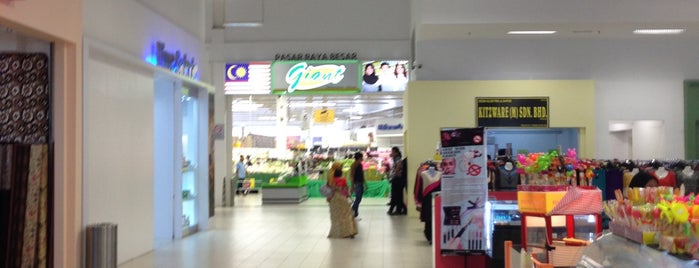 Giant Hypermarket is one of Shop here.Shopping places, MY #4.