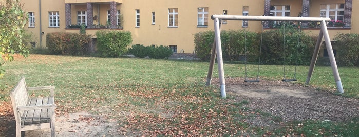 Innenhof Dolomitenstraße is one of Spielplatz Berlin.