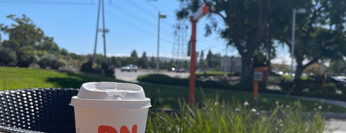 Dunkin' is one of Irvine foods.